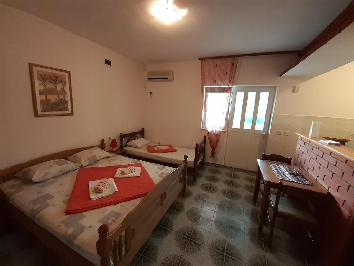 Stevovic Apartments Tivat Bagian luar foto