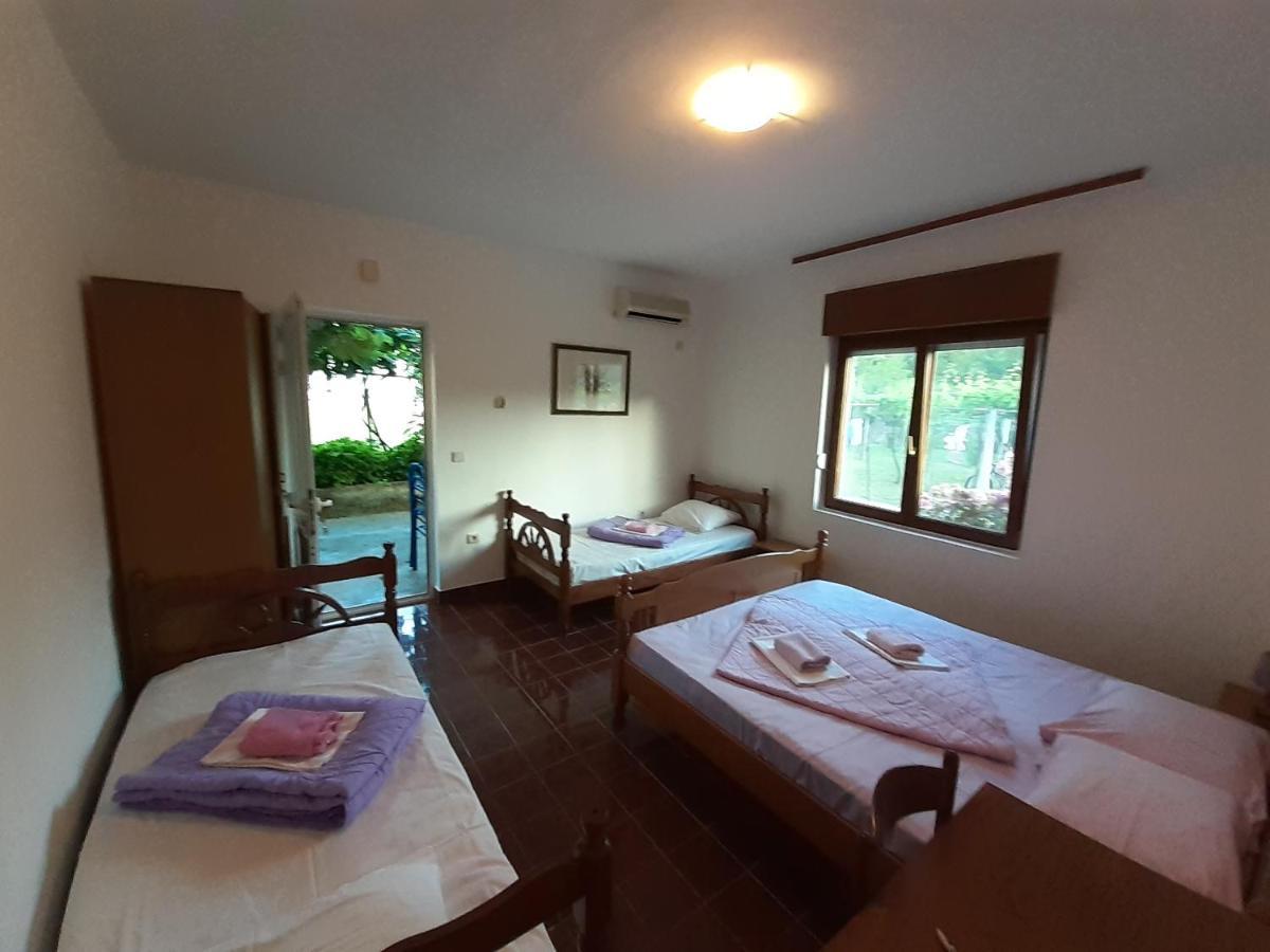Stevovic Apartments Tivat Bagian luar foto