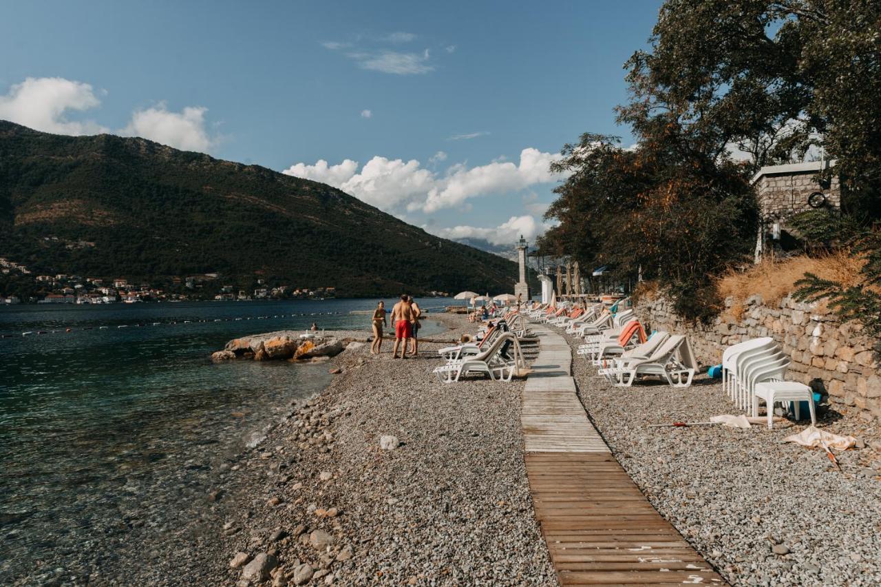Stevovic Apartments Tivat Bagian luar foto