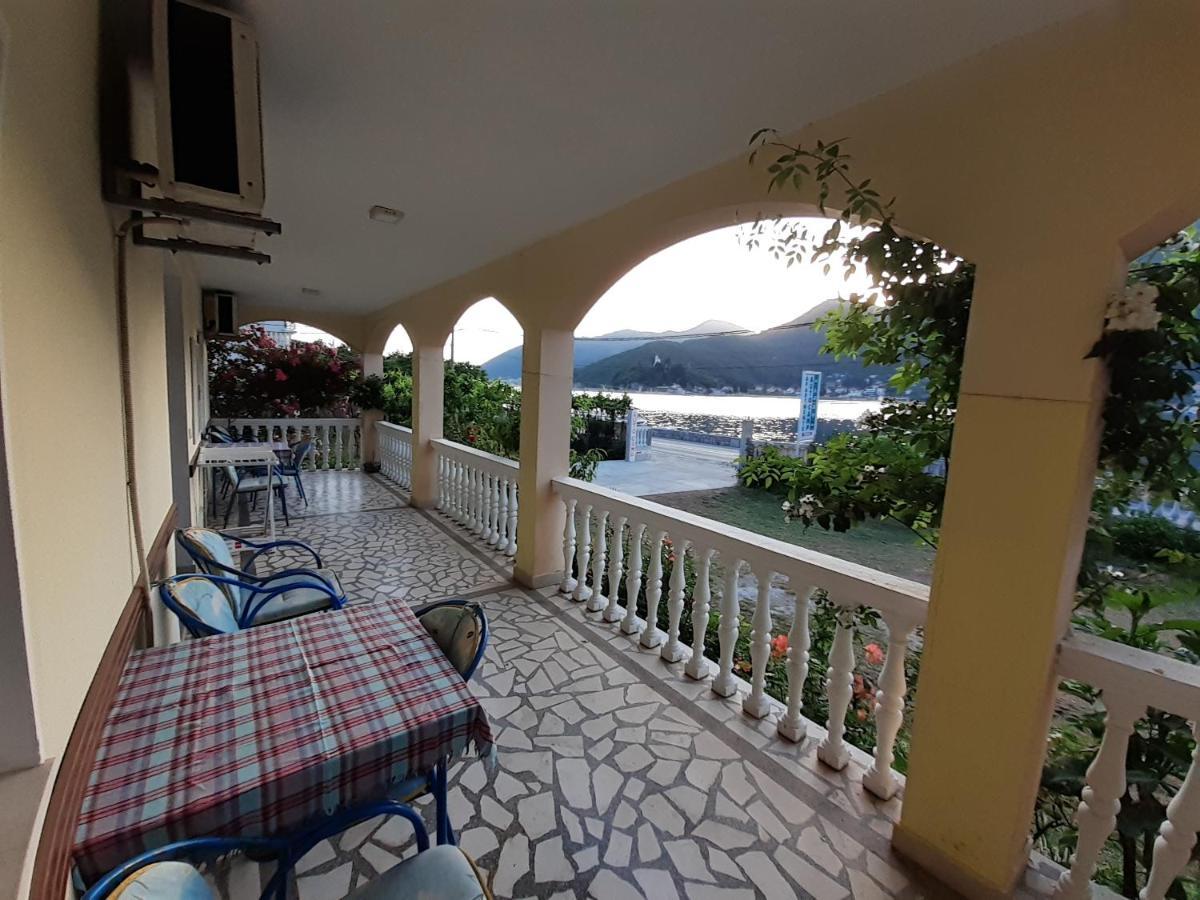 Stevovic Apartments Tivat Bagian luar foto
