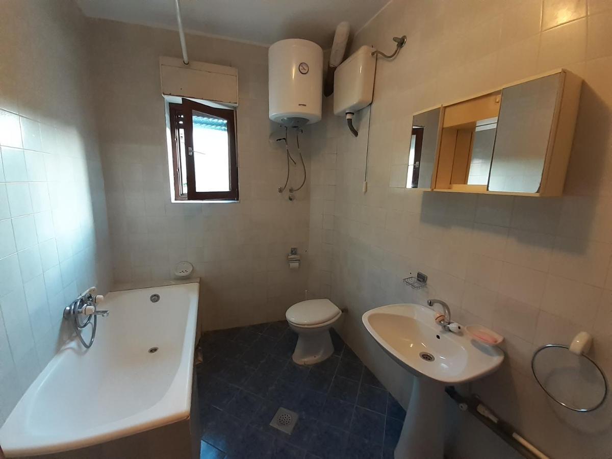 Stevovic Apartments Tivat Bagian luar foto