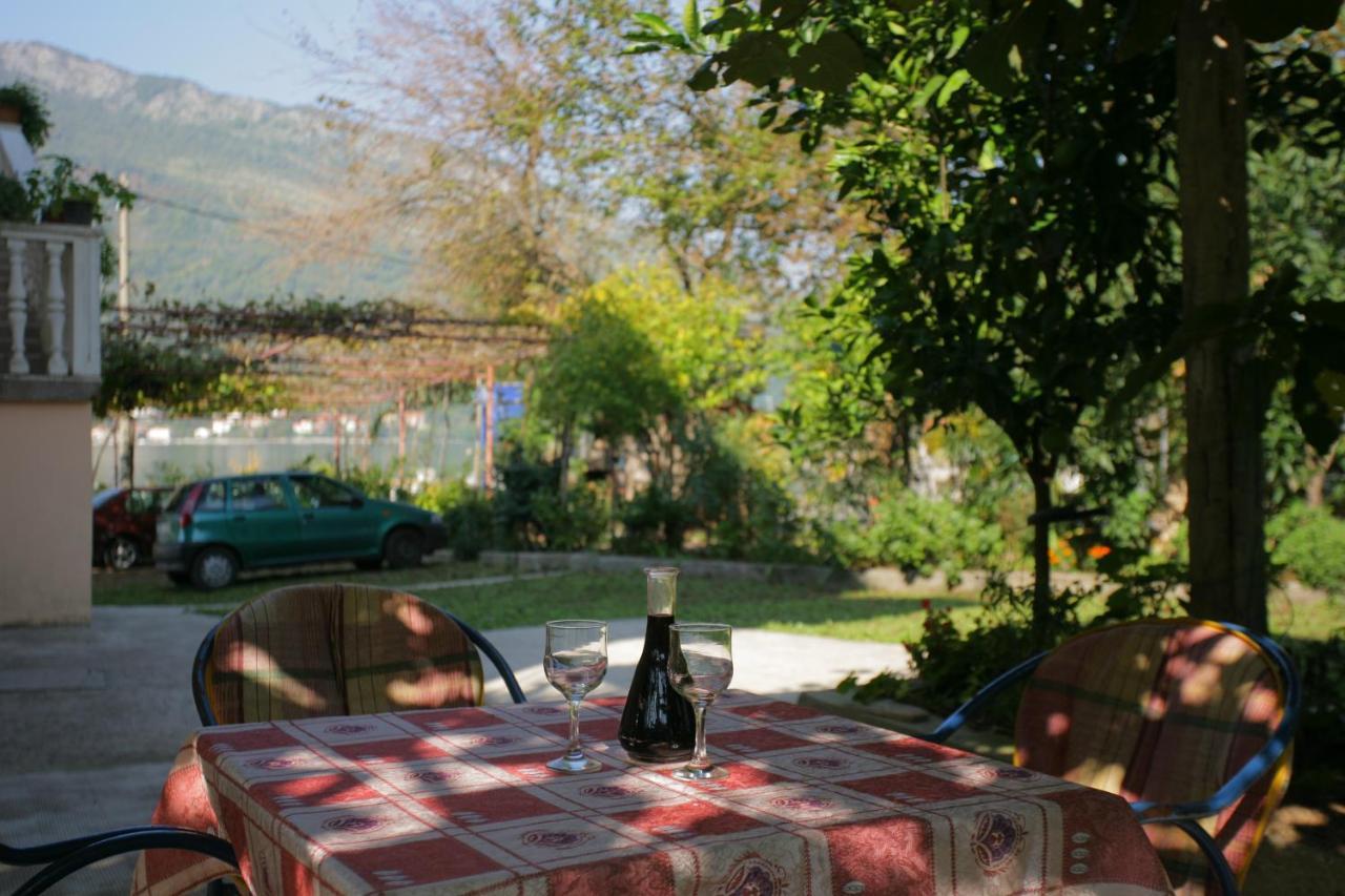 Stevovic Apartments Tivat Bagian luar foto