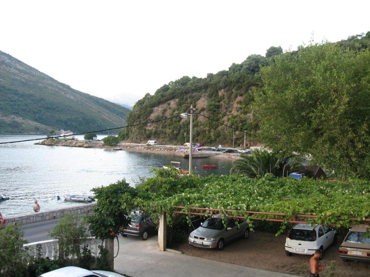 Stevovic Apartments Tivat Bagian luar foto
